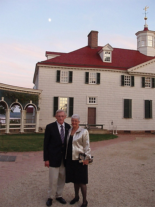 Bob and Dine Dellenback at Mount Vernon in 2008