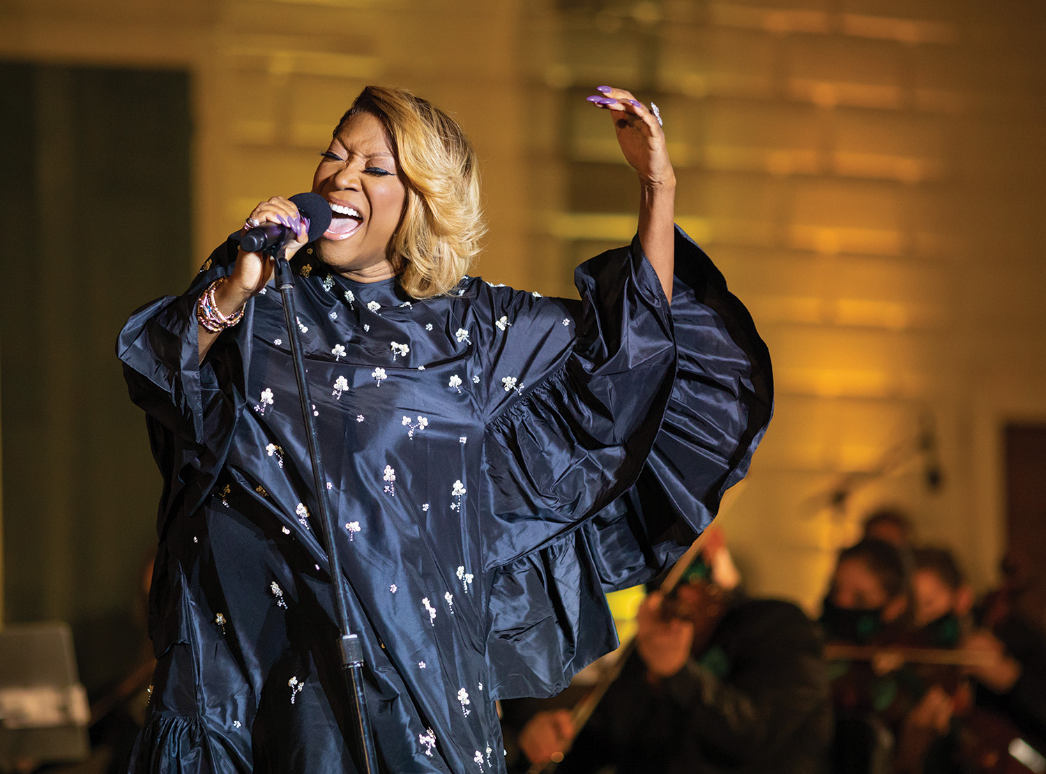 Patti LaBelle performing on Mount Vernon's piazza