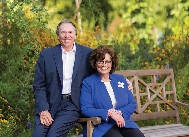 Portrait of Scott and Lynn Molitor in the garden